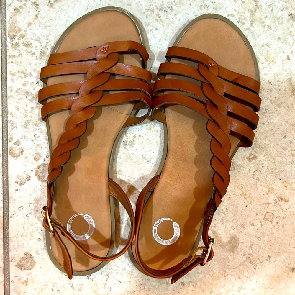 EUC brown sandals size 7